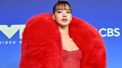 Lisa Just Brought a New Nail Shape to the VMAs 2026 Red Carpet—See the Photos
